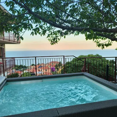 Le Tre Terrazze Sul Blu Vista Mare, Piscina Idromassaggio, Posto Auto Coperto شقة *