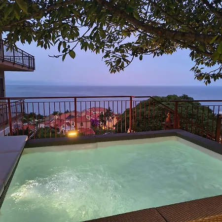 شقة Le Tre Terrazze Sul Blu Vista Mare, Piscina Idromassaggio, Posto Auto Coperto بيرغيجي