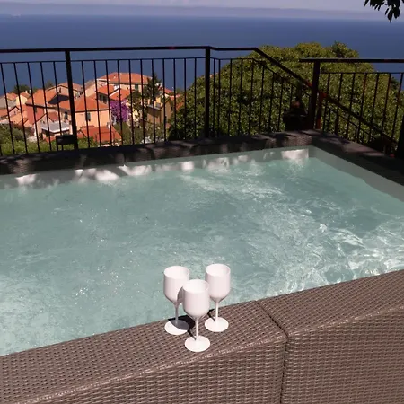 Le Tre Terrazze Sul Blu Vista Mare, Piscina Idromassaggio, Posto Auto Coperto شقة