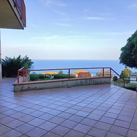 Le Tre Terrazze Sul Blu Vista Mare, Piscina Idromassaggio, Posto Auto Coperto شقة