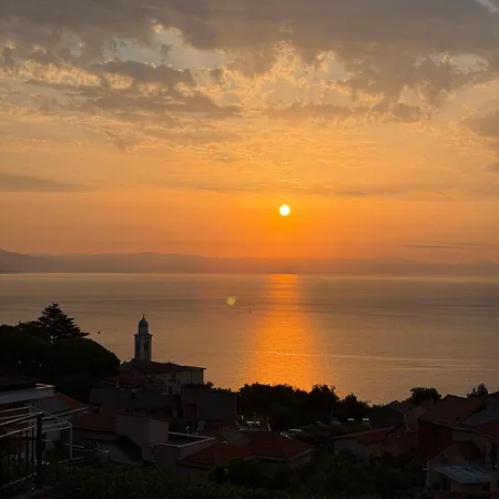 شقة Le Tre Terrazze Sul Blu Vista Mare, Piscina Idromassaggio, Posto Auto Coperto *